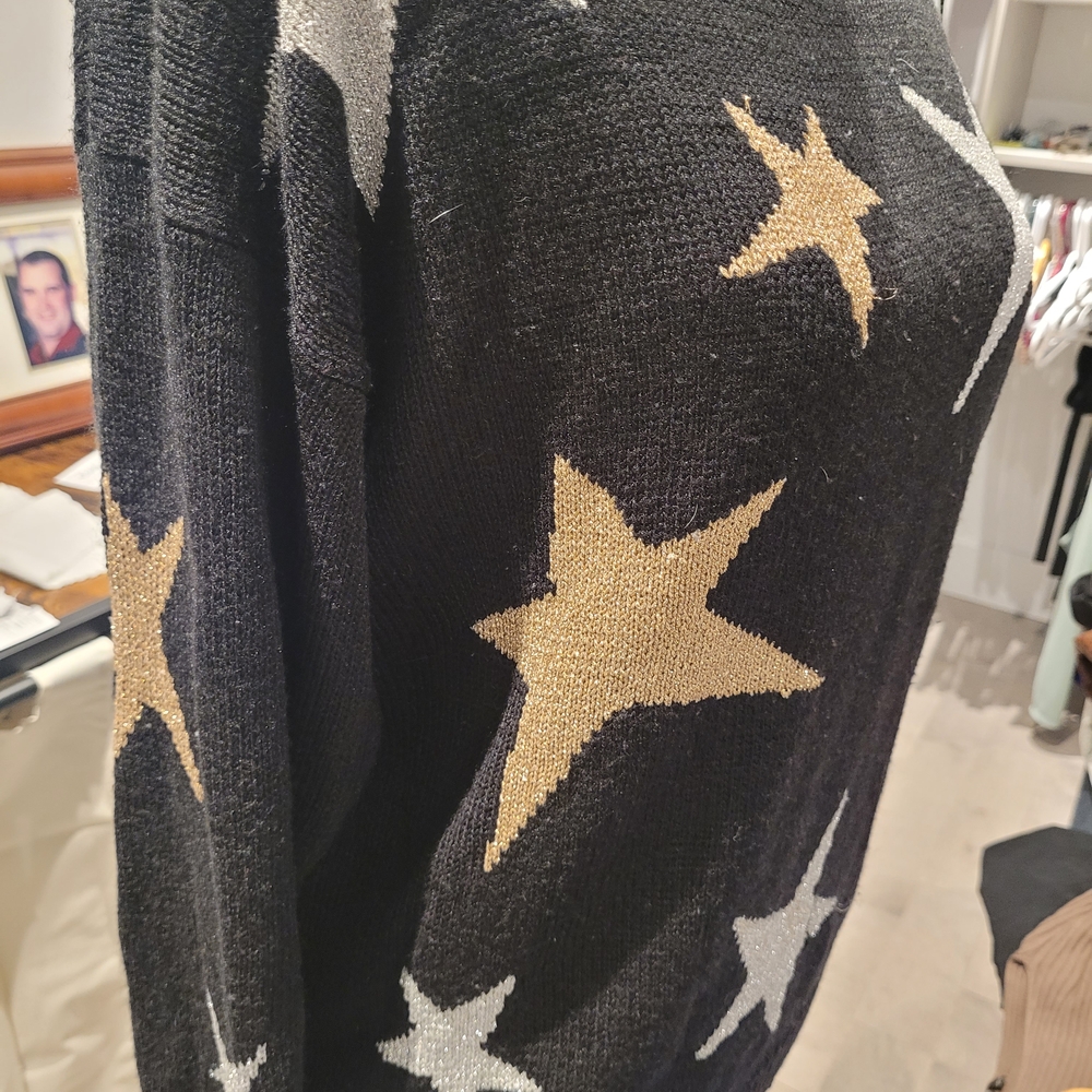 Star Pattern Black Sweater - Picture 2 of 3